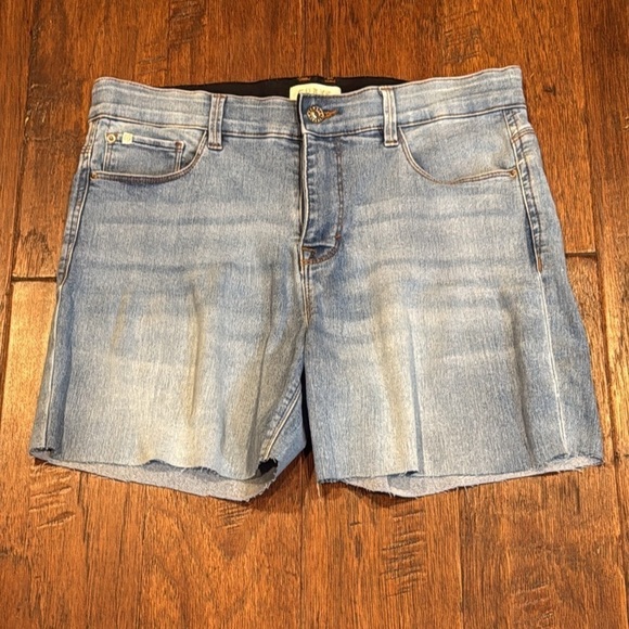 Curve Appeal Pants - Size 10/30 Blue Denim Women's Shorts